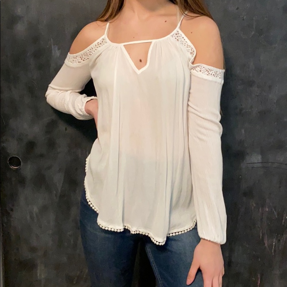 Size small Aeropostale off the shoulder tee